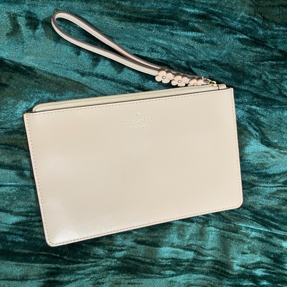 kate spade Handbags - Kate Spade tan wristlet